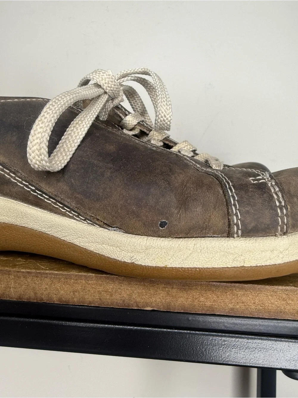 Aetrex Dana Leather Braided Detail Sneakers